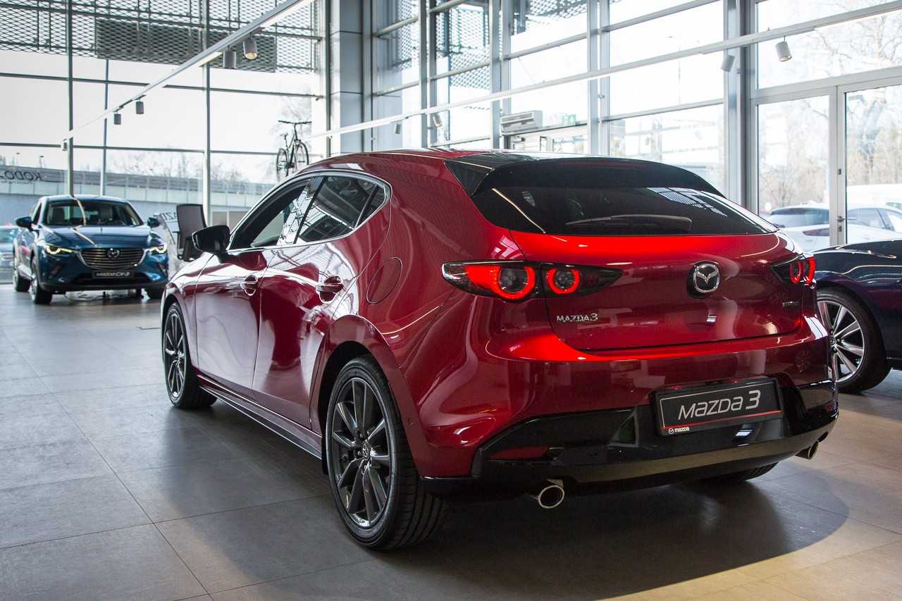 Nowa Mazda3 już w polskich salonach Motogaraż